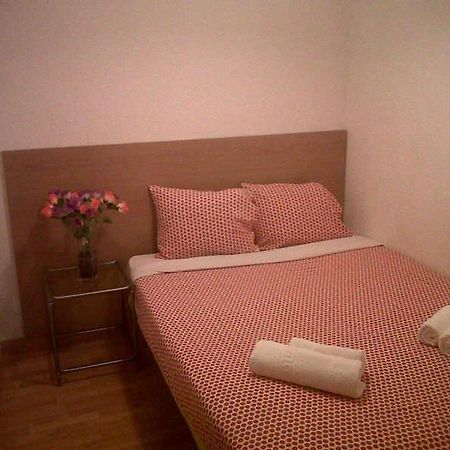 Km1 Amparo Apartments Madrid Zimmer foto